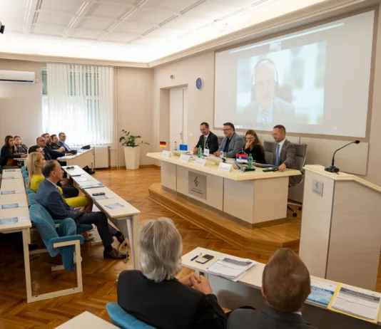 Potpisan sporazum između Ekonomskog fakulteta u Beogradu i Slobodnog univerziteta u Berlinu o zajedničkom master programu potpisan-sporazum-izmedju-ekonomskog-fakulteta-u-beogradu-i-slobodnog-univerziteta-u-berlinu-o-zajednickom-master-programu