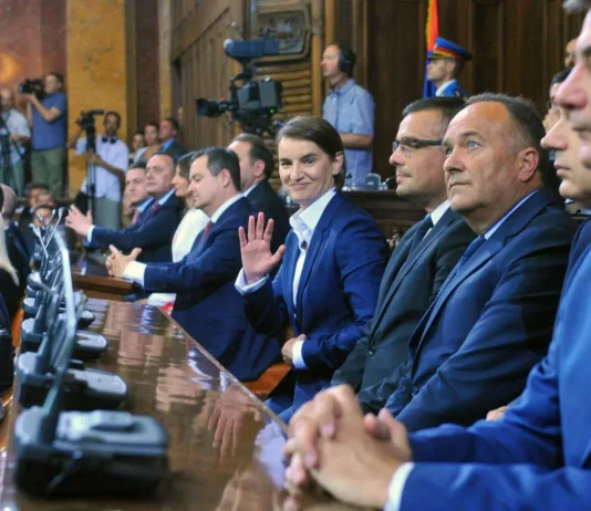 „Prvi krug čine pouzdani prijatelji i ’saborci’…“: Svi Vučićevi ljudi – Čitajte u novom Nedeljniku „prvi-krug-cine-pouzdani-prijatelji-i-’saborci’…“:-svi-vucicevi-ljudi-–-citajte-u-novom-nedeljniku