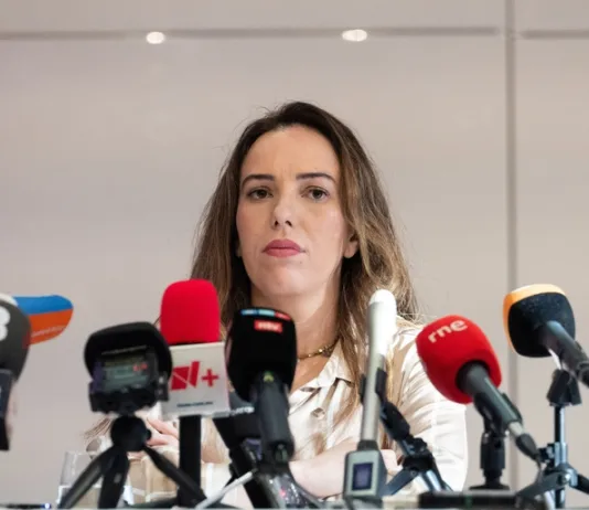 Supruga Džulijana Asanža: Ako ga izruče SAD, neće preživeti supruga-dzulijana-asanza:-ako-ga-izruce-sad,-nece-preziveti