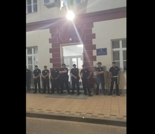 Sukob oko litijuma: Privedeni aktivisti pokreta „Ne damo Jadar“ nakon blokade pruge sukob-oko-litijuma:-privedeni-aktivisti-pokreta-„ne-damo-jadar“-nakon-blokade-pruge
