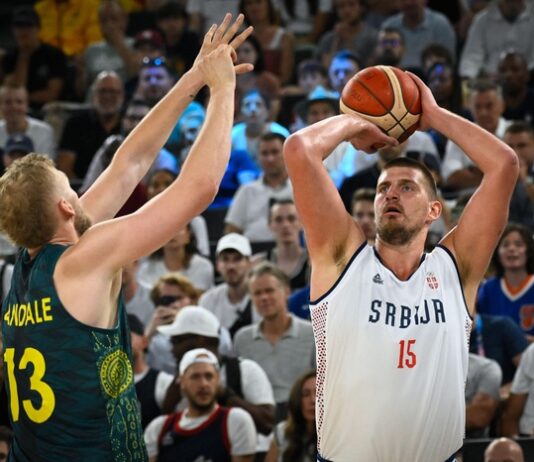 Sombor shuffle za polufinale: Srbija okrenula Australiju posle zaostatka od 24 poena sombor-shuffle-za-polufinale:-srbija-okrenula-australiju-posle-zaostatka-od-24-poena