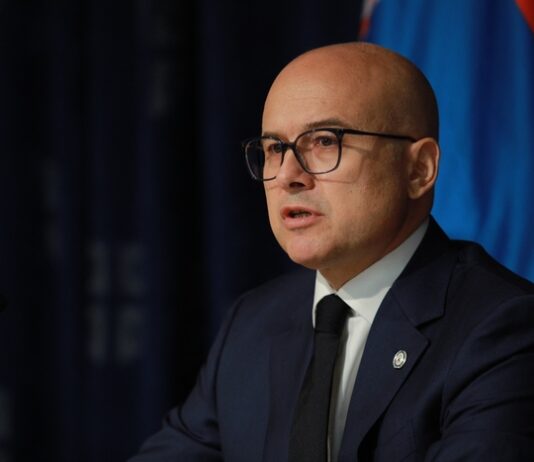 Vlada donela zaključak kojim se nalažu mere ministarstvima vezano za KiM vlada-donela-zakljucak-kojim-se-nalazu-mere-ministarstvima-vezano-za-kim