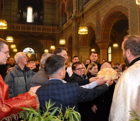 Тирол: СПОЈИ обележио крсну славу Цвети и 16. годишњицу оснивања Тирол:-СПОЈИ-обележио-крсну-славу-Цвети-и-16.-годишњицу-оснивања