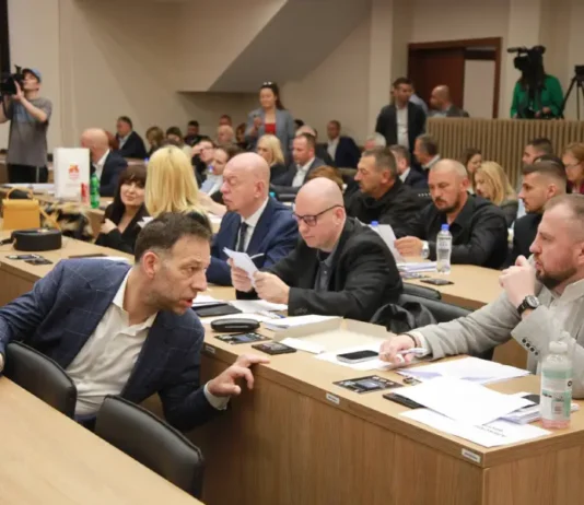 Skupština Beograda odbila predlog da na dnevni red stavi zaštitu Generalštaba skupstina-beograda-odbila-predlog-da-na-dnevni-red-stavi-zastitu-generalstaba