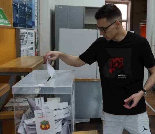 Objavljeni zvanični rezultati izbora u Zaječaru: SNS ima 1.781 glas više od dve opozicione liste – SPS prešla cenzus objavljeni-zvanicni-rezultati-izbora-u-zajecaru:-sns-ima-1.781-glas-vise-od-dve-opozicione-liste-–-sps-presla-cenzus