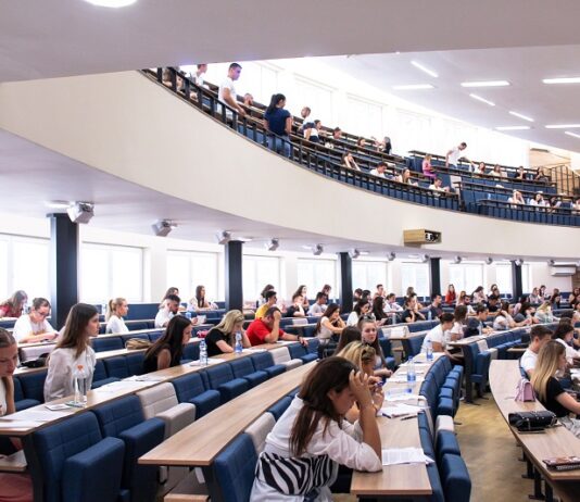 „Vlast je poslala poruku: Ko pokuša da se izdvoji, biće kažnjen“ – Studenti žestoko reagovali na novi Zakon o visokom obrazovanju „vlast-je-poslala-poruku:-ko-pokusa-da-se-izdvoji,-bice-kaznjen“-–-studenti-zestoko-reagovali-na-novi-zakon-o-visokom-obrazovanju