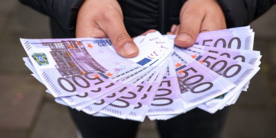 Novac stiže za 4 horoskopska znaka: Evo ko će dobiti pare do 30. avgusta, a jedan znak treba da igra igre na sreću novac-stize-za-4-horoskopska-znaka:-evo-ko-ce-dobiti-pare-do-30.-avgusta,-a-jedan-znak-treba-da-igra-igre-na-srecu