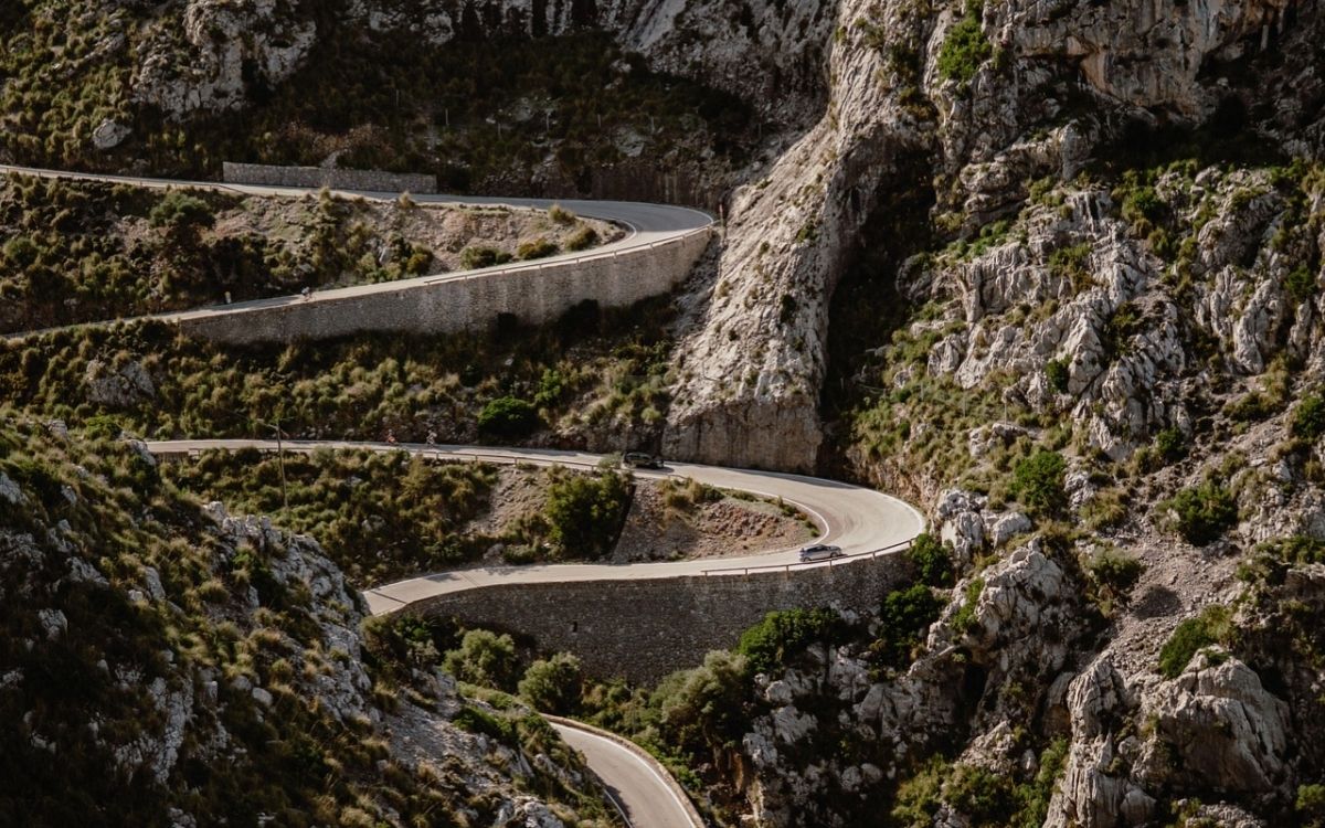 srbi-umalo-stradali-u-valensiji:-automobilom-sleteli-sa-litice-visoke-20-metara,-povredjeno-i-dete! srbi-umalo-stradali-u-valensiji:-automobilom-sleteli-sa-litice-visoke-20-metara,-povredjeno-i-dete!