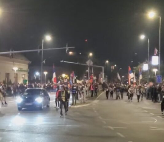 Kolona studenata nastavila put ka Inđiji kolona-studenata-nastavila-put-ka-indjiji
