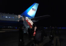 Air Force One vraćen u bazu zbog električnog kvara, Tramp drugim avionom otputovao za Davos air-force-one-vracen-u-bazu-zbog-elektricnog-kvara,-tramp-drugim-avionom-otputovao-za-davos