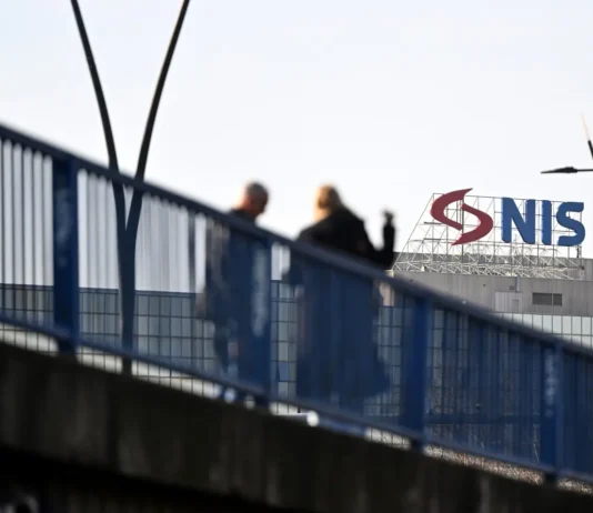Danas ističe licenca NIS-u za operativne aktivnosti: Kompanija zatražila novu do završetka razgovora sa MOL-om danas-istice-licenca-nis-u-za-operativne-aktivnosti:-kompanija-zatrazila-novu-do-zavrsetka-razgovora-sa-mol-om