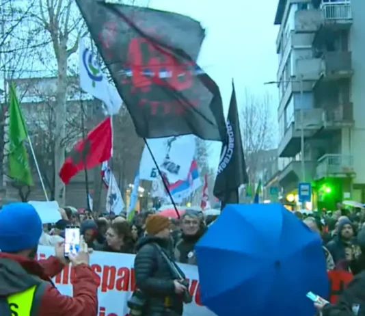 Protest „Valjevo pamti“: Pola godine od policijske brutalnosti u ovom gradu protest-„valjevo-pamti“:-pola-godine-od-policijske-brutalnosti-u-ovom-gradu