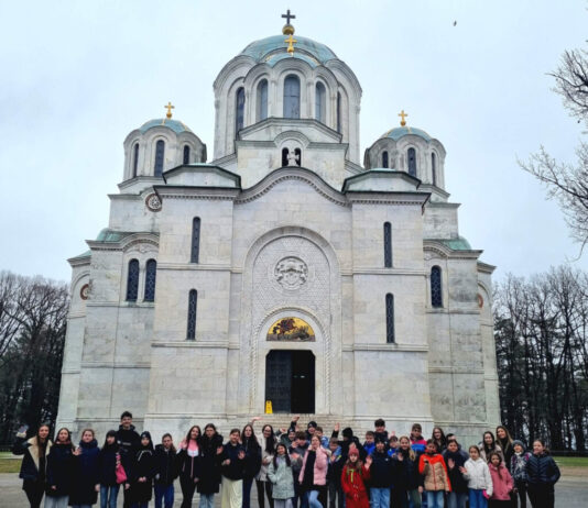 Prosvjetina škola iz Beča na Oplencu – đaci otkrivali srpsko nasleđe kroz igru i istoriju prosvjetina-skola-iz-beca-na-oplencu-–-djaci-otkrivali-srpsko-nasledje-kroz-igru-i-istoriju
