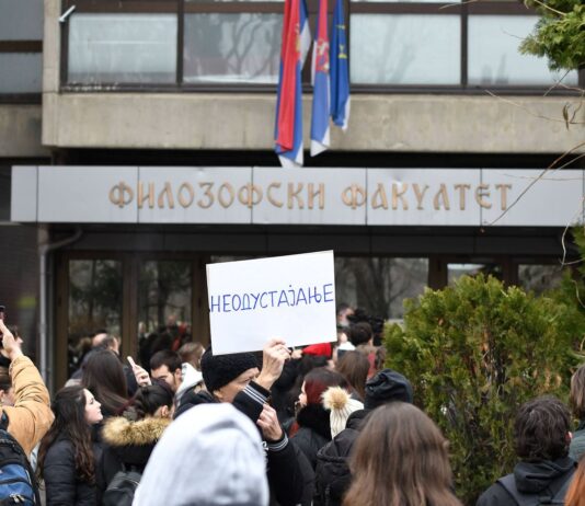 Slobodan univerzitet: Patrik Drid odložio odlučivanje o reizboru Vladimira Mihića slobodan-univerzitet:-patrik-drid-odlozio-odlucivanje-o-reizboru-vladimira-mihica