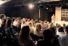 Емоције, овације и хуманост: „Искра“ о животу Николе Тесле изведена у Инзбруку Емоције,-овације-и-хуманост:-„Искра“-о-животу-Николе-Тесле-изведена-у-Инзбруку