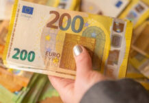 Kupaće se u parama: Leto 2026. za 4 znaka donosi obilje i finansijski preporod kupace-se-u-parama:-leto-2026.-za-4-znaka-donosi-obilje-i-finansijski-preporod