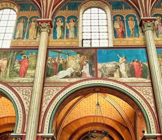 Pariz na udaru pljačkaša: Iz crkve ukraden srebrni Isus Hrist pariz-na-udaru-pljackasa:-iz-crkve-ukraden-srebrni-isus-hrist