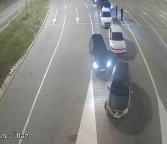 Granična policija Srbije vratila crnogorske državljane sa prelaza Gostun i Dračenovac granicna-policija-srbije-vratila-crnogorske-drzavljane-sa-prelaza-gostun-i-dracenovac