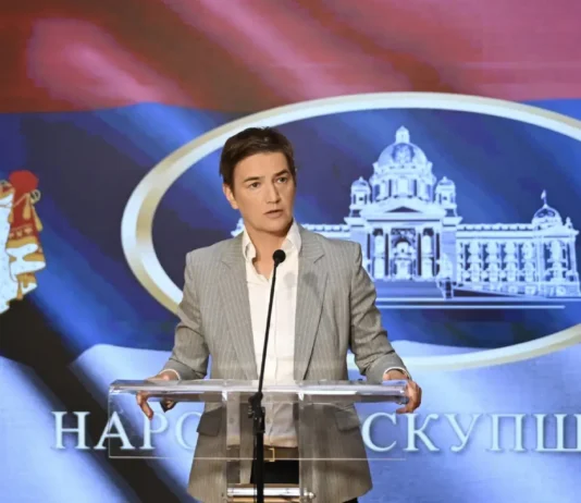 Brnabić: Ubeđujem Vučića da ne ide u Crnu Goru, ali on ni da čuje brnabic:-ubedjujem-vucica-da-ne-ide-u-crnu-goru,-ali-on-ni-da-cuje