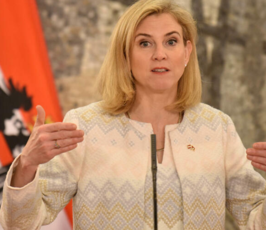 Prvo Soroševa konferencija, pa autonomija Južnom Tirolu: Zašto austrijska ministarka Majnl-Rajzinger narušava suverenitet? prvo-soroseva-konferencija,-pa-autonomija-juznom-tirolu:-zasto-austrijska-ministarka-majnl-rajzinger-narusava-suverenitet?