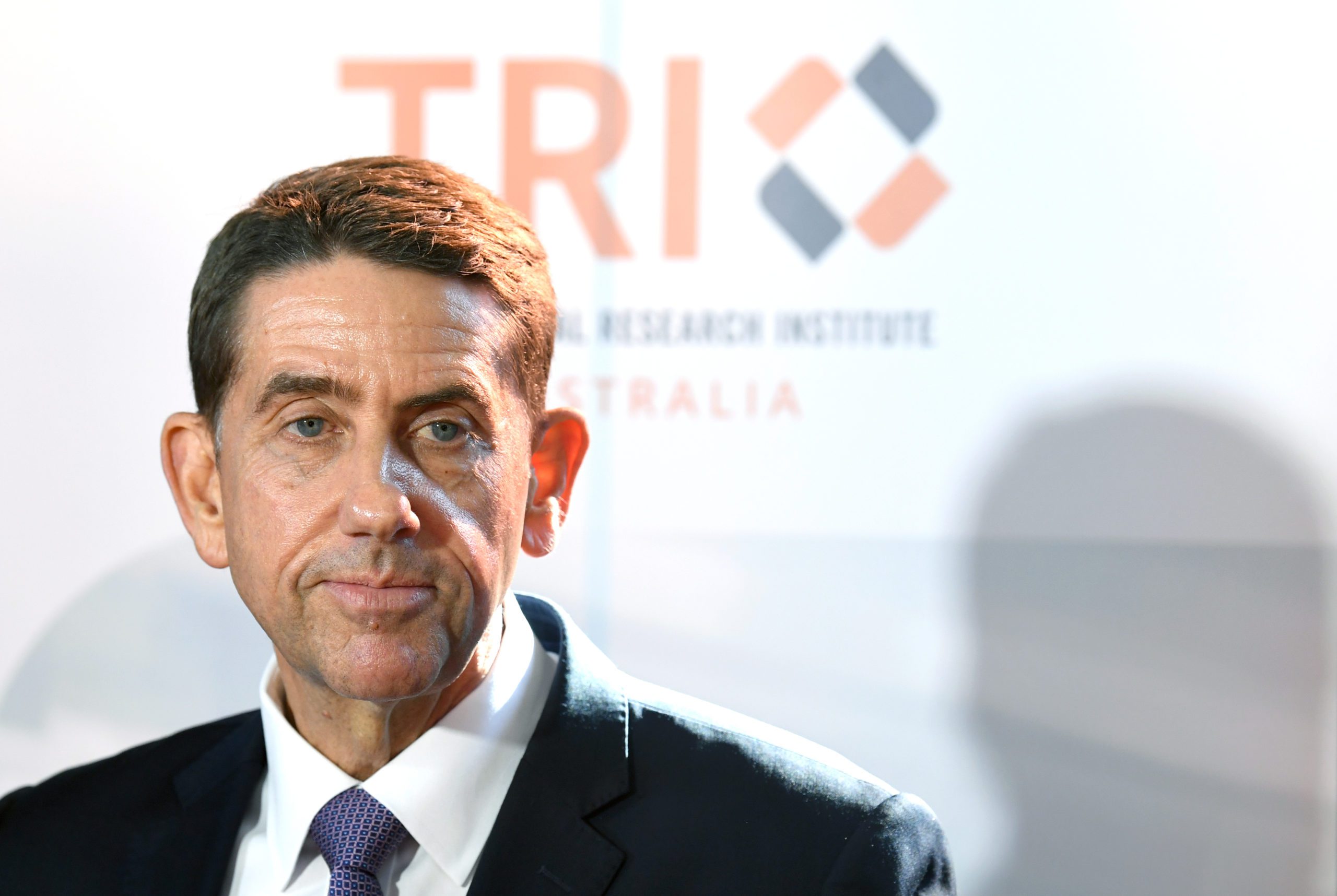 suficit-od-12-milijardi-dolara