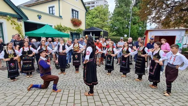 КСД-„Бамби“-добитник-Плакете-за-допринос-у-развоју-културног-живота-и-богатства-града-Беча