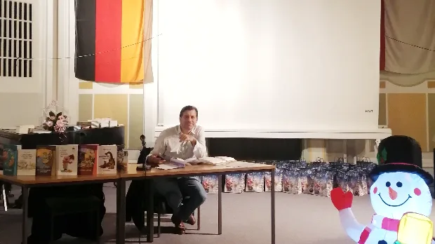 Новогодишње-дружење-Дејана-Алексића-са-српским-ђацима-у-Берлину