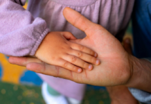 Zašto je usvajanje dece u Srbiji teško? zasto-je-usvajanje-dece-u-srbiji-tesko?