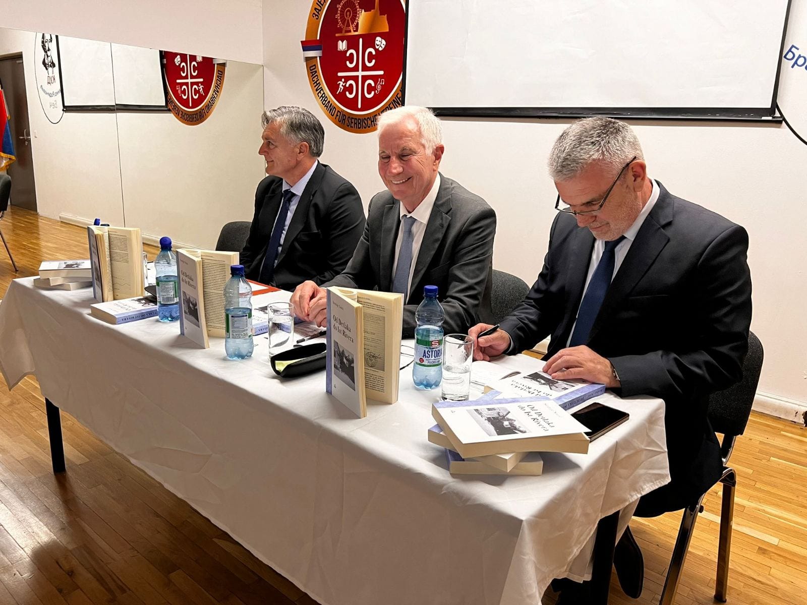 promocija-knjige-„od-detlaka-do-ist-rivera”-sredoja-novica-u-becu
