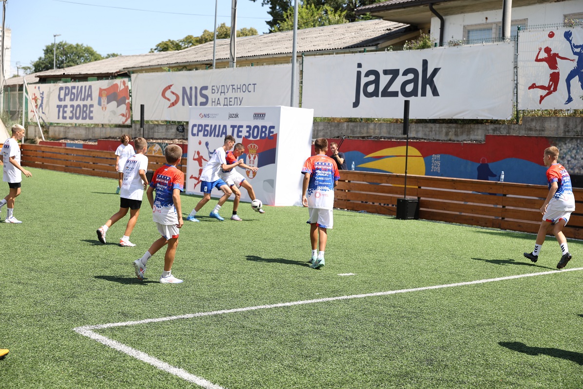 sportski-kamp-„srbija-te-zove“-okupio-decu-sa-kim,-regiona-i-dijaspore sportski-kamp-„srbija-te-zove“-okupio-decu-sa-kim,-regiona-i-dijaspore