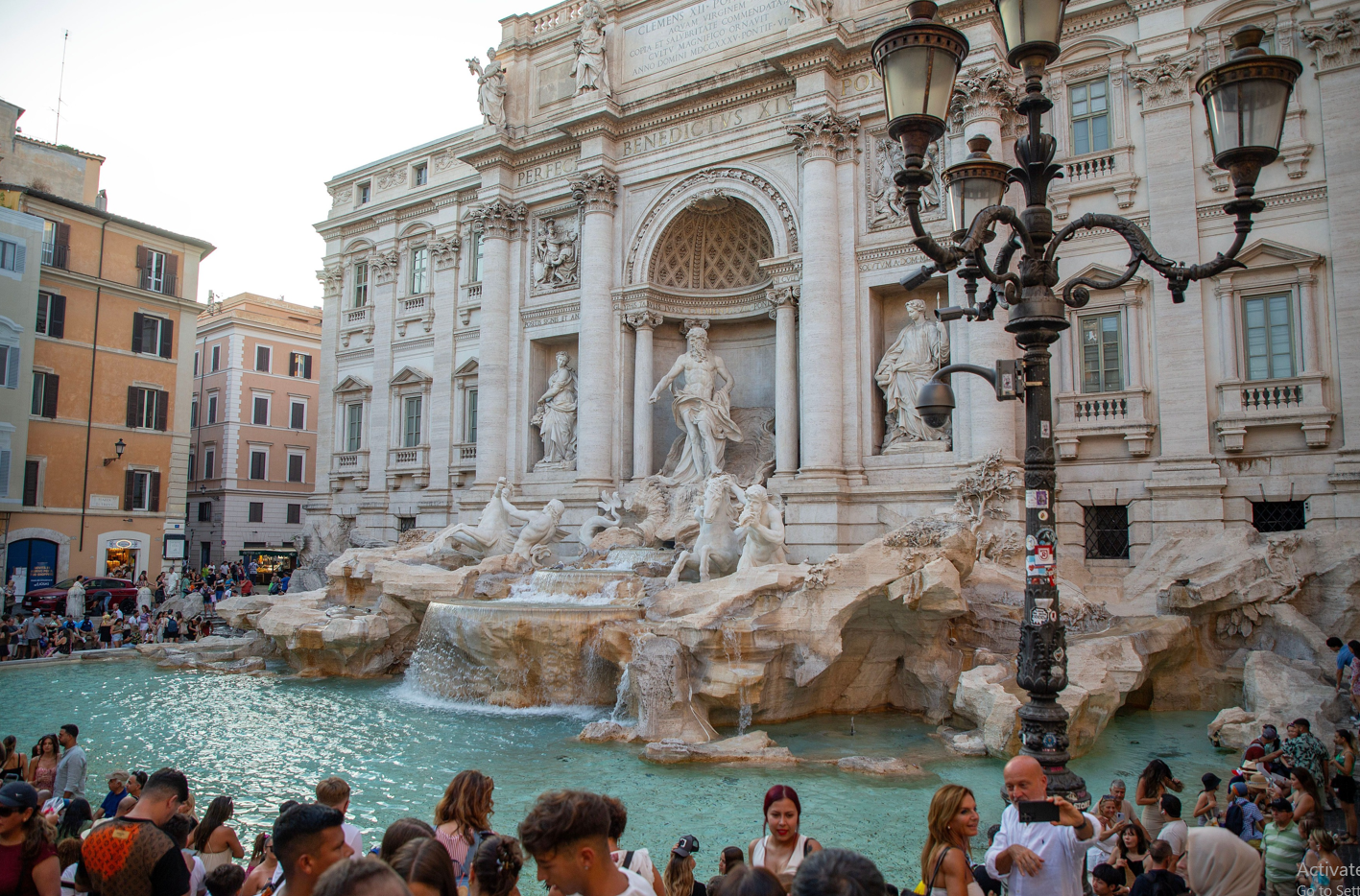da-li-ce-se-placati-prilazak-fontani-di-trevi-u-rimu da-li-ce-se-placati-prilazak-fontani-di-trevi-u-rimu