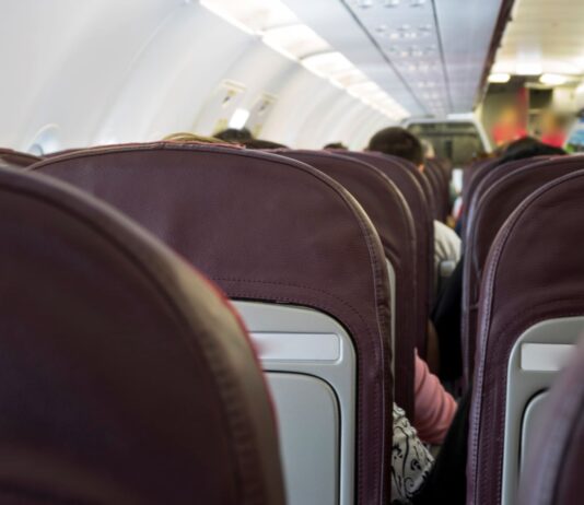 Psovao na srpskom, pa spasio dan: Makedonac savladao teroristu u avionu (video) psovao-na-srpskom,-pa-spasio-dan:-makedonac-savladao-teroristu-u-avionu-(video)