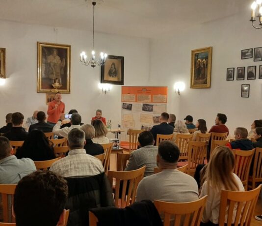 Промоција књиге „Корени и крила” др Жељка Драгића одржана у Бечу Промоција-књиге-„Корени-и-крила”-др-Жељка-Драгића-одржана-у-Бечу