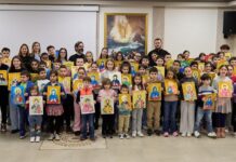 Mladi čuvari tradicije: Đaci „oživeli” svete likove u Vićenci mladi-cuvari-tradicije:-djaci-„oziveli”-svete-likove-u-vicenci