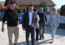 Министар Ђорђе Милићевић у посети повратничкој породици Министар-Ђорђе-Милићевић-у-посети-повратничкој-породици