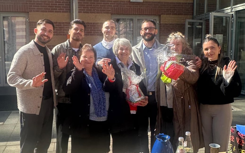 mladi-iz-minhena-ponovo-pokazali-humanost-–-ovoga-puta-onu-koja-spaja-generacije