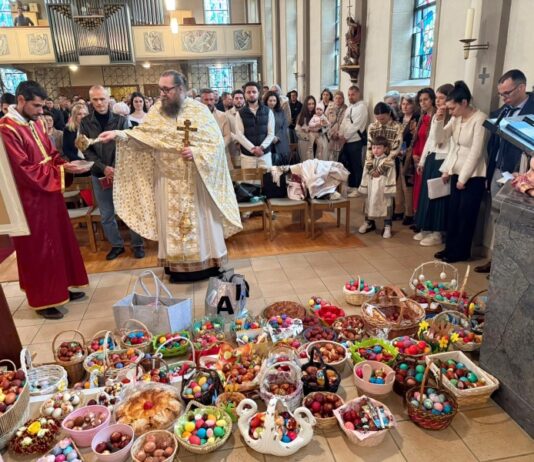Svečana proslava Vaskrsa u Frajburgu – preko 300 vernika uprkos maratonu svecana-proslava-vaskrsa-u-frajburgu-–-preko-300-vernika-uprkos-maratonu