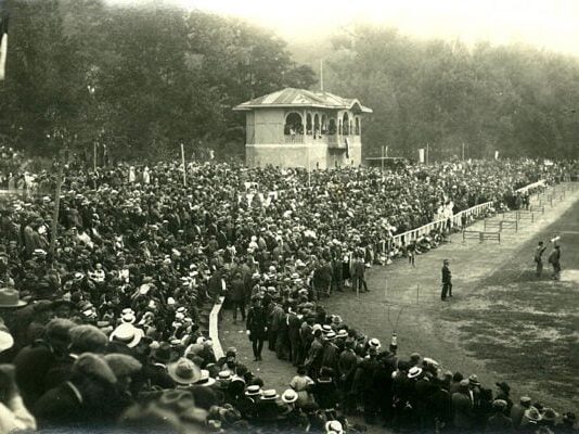 Prvi fudbalski klub u Srbiji Beogradski soko osnovan je 18. aprila 1903.godine prvi-fudbalski-klub-u-srbiji-beogradski-soko-osnovan-je-18-aprila-1903.godine