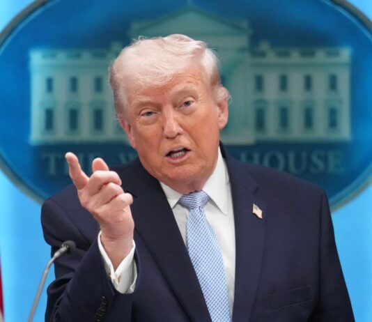 Tramp za sutra najavio pregovore u Pakistanu: Optužuje Iran za kršenje sporazuma o prekidu vatre tramp-za-sutra-najavio-pregovore-u-pakistanu:-optuzuje-iran-za-krsenje-sporazuma-o-prekidu-vatre