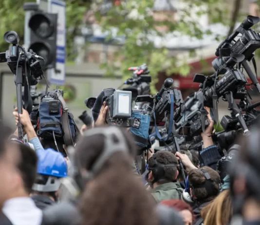 EU: Sloboda medija ključna za demokratiju, novinari moraju biti zaštićeni u svakom trenutku eu:-sloboda-medija-kljucna-za-demokratiju,-novinari-moraju-biti-zasticeni-u-svakom-trenutku