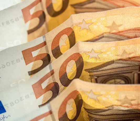 SEPA sistem plaćanja od danas radi i u Srbiji: Ovo je detaljan cenovnik usluga najvećih domaćih banaka sepa-sistem-placanja-od-danas-radi-i-u-srbiji:-ovo-je-detaljan-cenovnik-usluga-najvecih-domacih-banaka