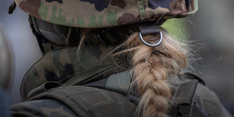 seksualno-uznemiravanje-pijanih-zena-u-uniformi:-rasulo-u-svajcarskoj-vojsci seksualno-uznemiravanje-pijanih-zena-u-uniformi:-rasulo-u-svajcarskoj-vojsci