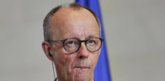 Kancelaru Mercu na kongresu zviždali 15 minuta: Skupljeno 200 hiljada potpisa protiv njega kancelaru-mercu-na-kongresu-zvizdali-15-minuta:-skupljeno-200-hiljada-potpisa-protiv-njega