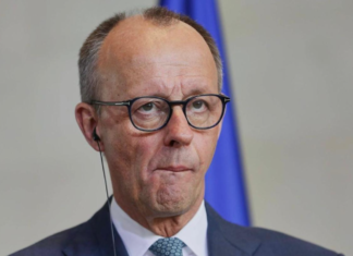 Kancelaru Mercu na kongresu zviždali 15 minuta: Skupljeno 200 hiljada potpisa protiv njega kancelaru-mercu-na-kongresu-zvizdali-15-minuta:-skupljeno-200-hiljada-potpisa-protiv-njega