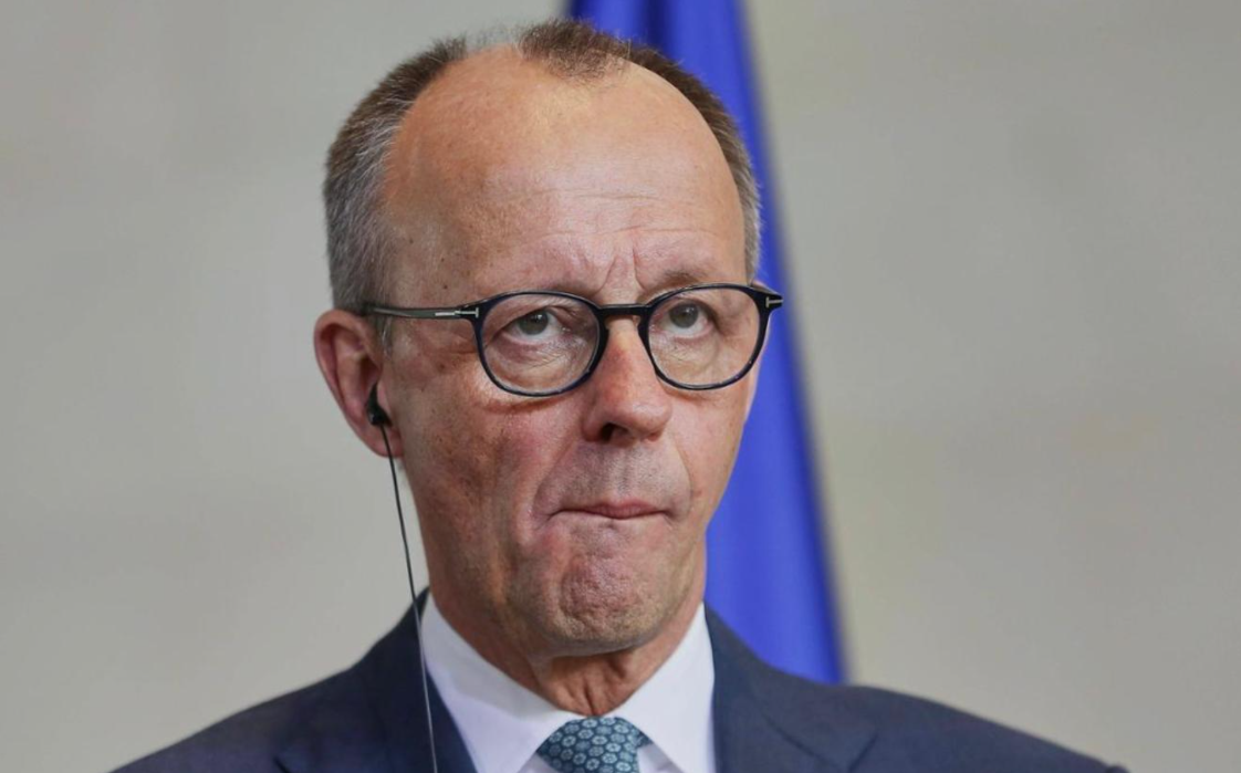 kancelaru-mercu-na-kongresu-zvizdali-15-minuta:-skupljeno-200-hiljada-potpisa-protiv-njega kancelaru-mercu-na-kongresu-zvizdali-15-minuta:-skupljeno-200-hiljada-potpisa-protiv-njega