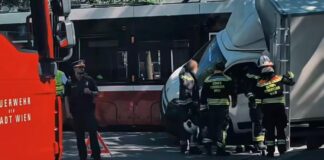 Haos u centru Beča: Kamion posle sudara sa tramvajem ostao da „lebdi“ na dva točka haos-u-centru-beca:-kamion-posle-sudara-sa-tramvajem-ostao-da-„lebdi“-na-dva-tocka