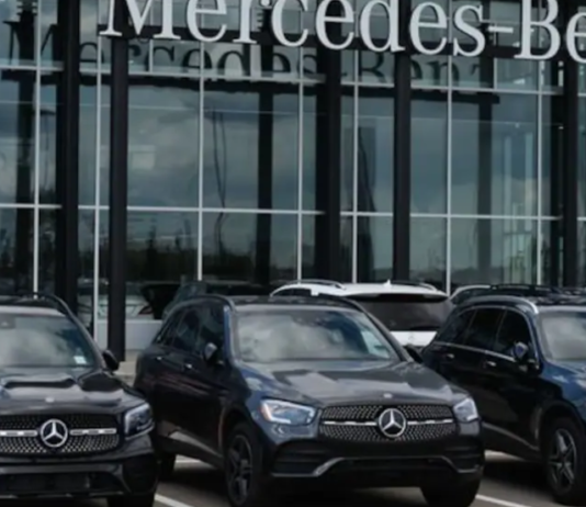 Mercedes rasprodaje sve auto-salone u Berlinu: 1.500 radnika ugroženo mercedes-rasprodaje-sve-auto-salone-u-berlinu:-1.500-radnika-ugrozeno