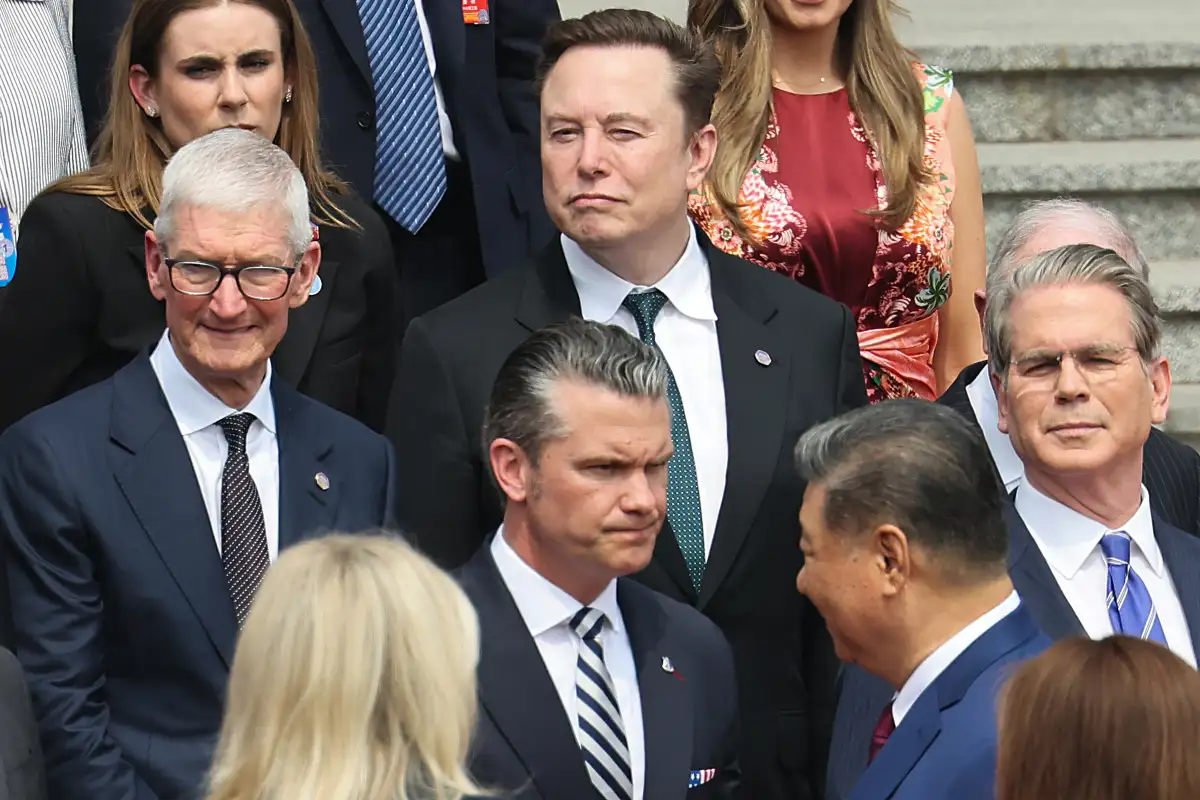si-se-sastao-sa-americkim-preduzetnicima-koji-prate-trampa-u-poseti-kini si-se-sastao-sa-americkim-preduzetnicima-koji-prate-trampa-u-poseti-kini