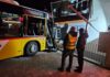 Bizarna nesreća u Švajcarskoj: Autobus bez vozača uleteo u banku bizarna-nesreca-u-svajcarskoj:-autobus-bez-vozaca-uleteo-u-banku
