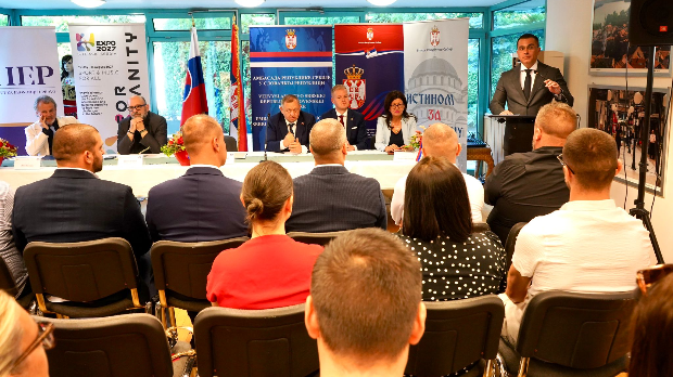 Народ-који-чува-истину,-чува-себе-–-порука-трибине-у-Братислави